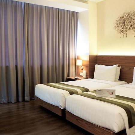 Grand Whiz Poins Simatupang Джакарта Экстерьер фото